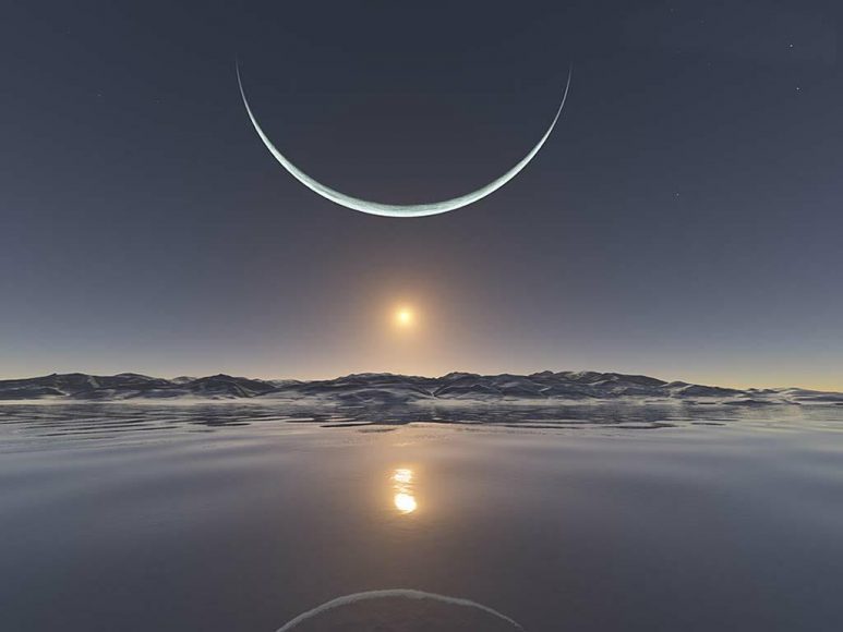 hình ảnh nghệ thuật Mặt Trời và Mặt Trăng khuyết trên biển