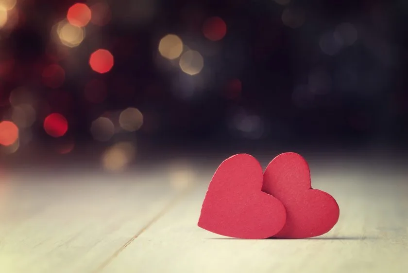 hinh anh valentine 2 trai tim nam tua vao nhau