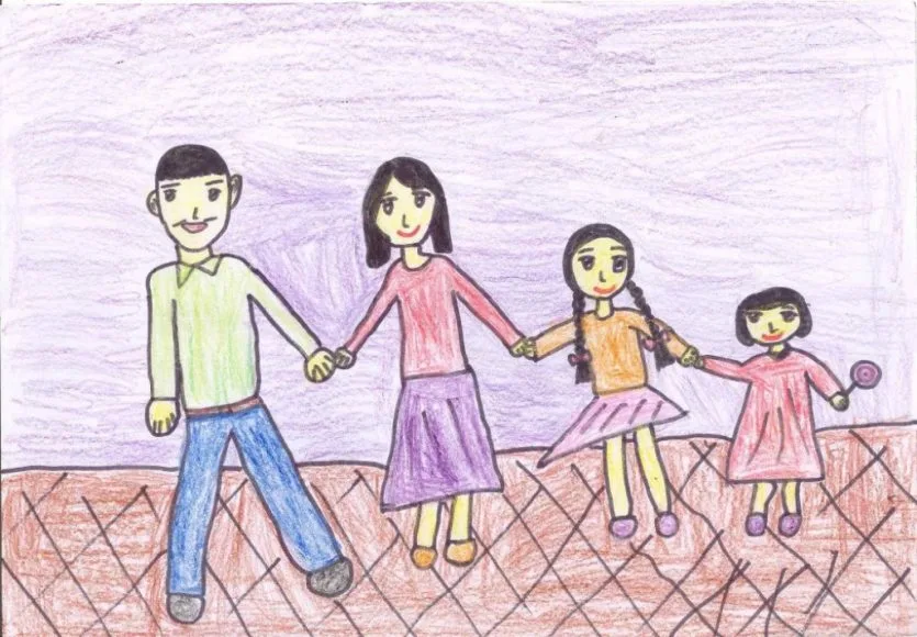 tranh ve gia dinh cua hoc sinh lop 1
