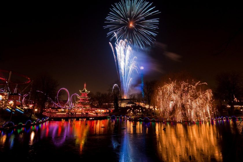 hình ảnh pháo hoa thành chùm chào đón năm mới