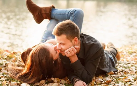 ảnh nụ hôn lãng mạn