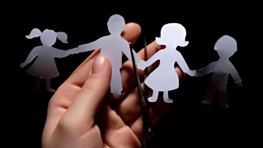 ảnh buồn gia đình bố mẹ ly tan