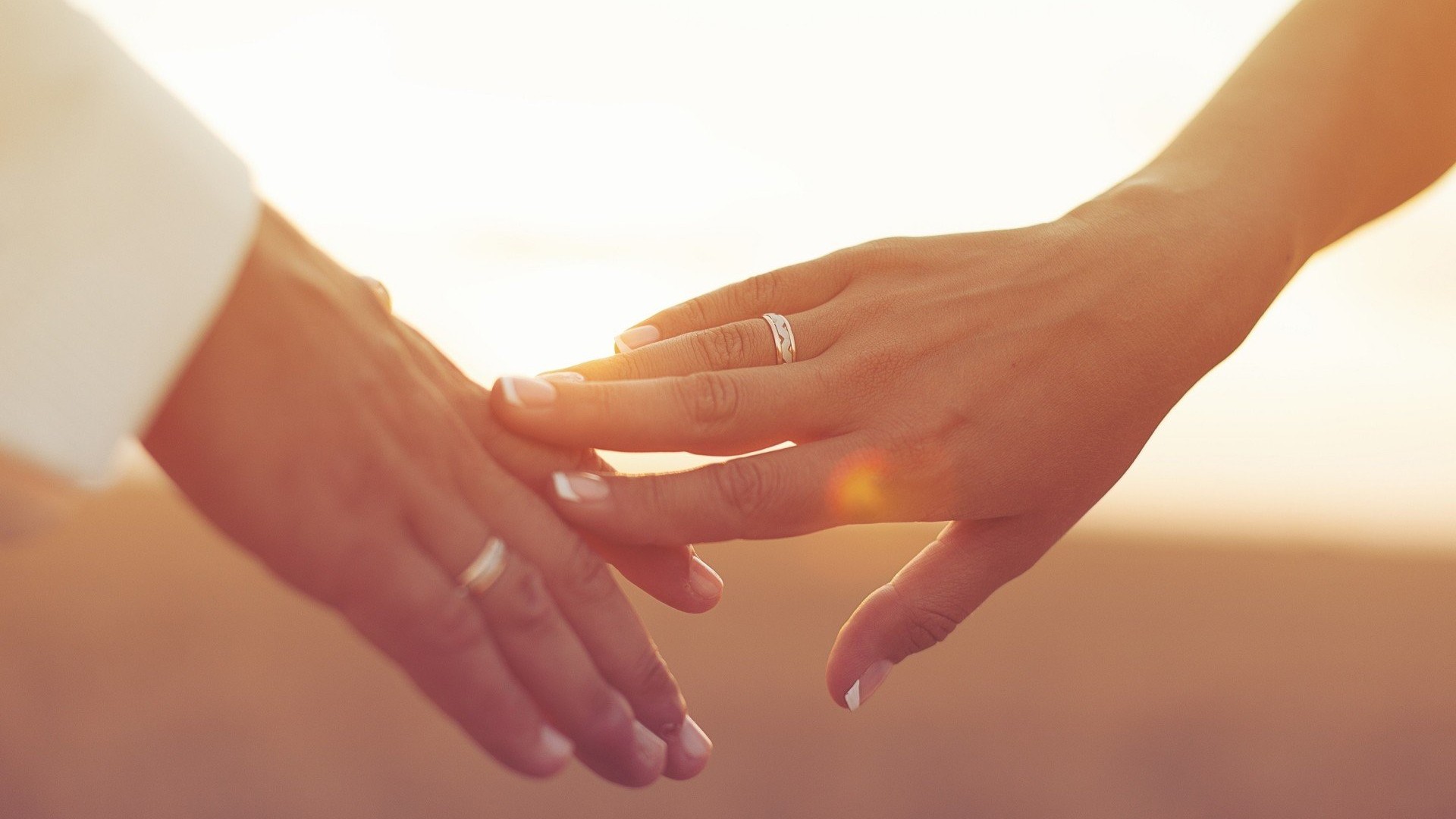 50 hình ảnh nắm tay cầm tay người yêu đẹp lãng mạn nhất