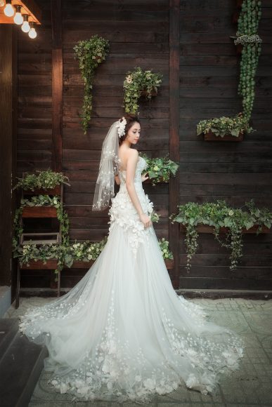 Ảnh cô dâu mặc váy cưới