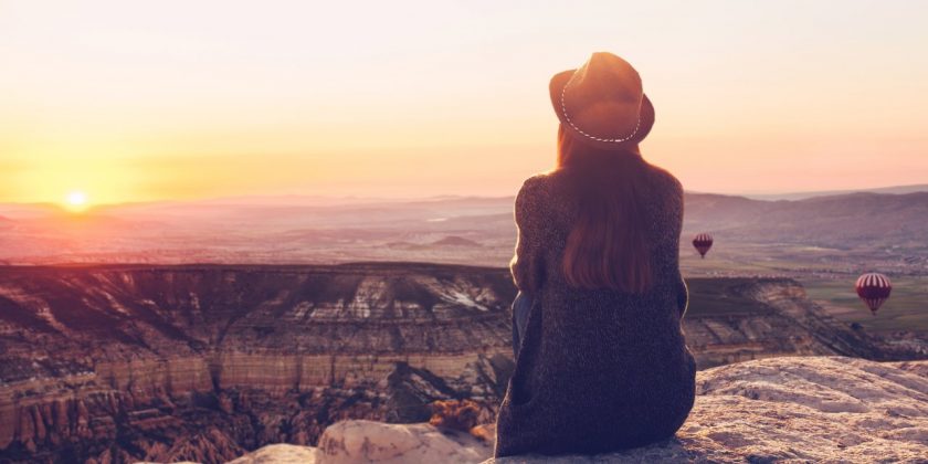 Ảnh cô đơn một mình về tình yêu, cuộc sống