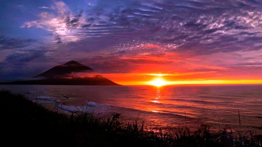 ảnh hoàng hôn buồn trên biển