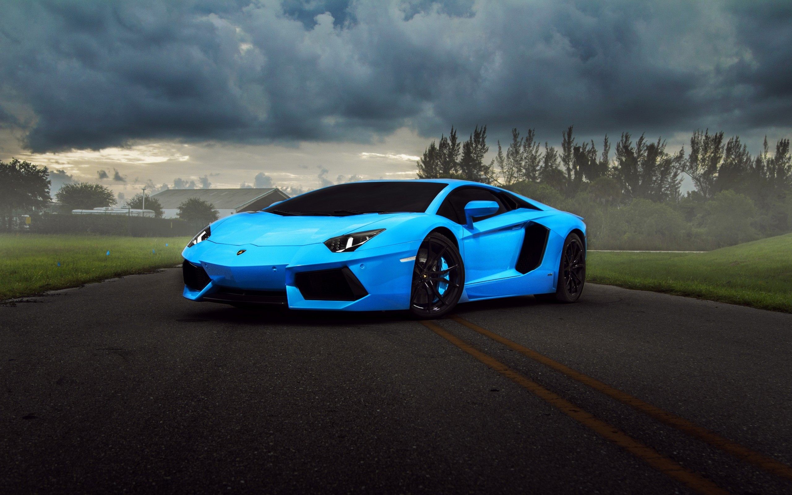 Làm mới màn hình của bạn với những hình nền siêu xe Lamborghini ấn tượng và đầy tự hào. Hãy trải nghiệm cảm giác đam mê khi nhìn thấy những chiếc siêu xe này.