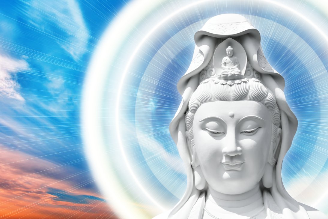 Phật Quan Âm - Hãy cùng ngắm nhìn hình ảnh của Vị thần nữ Phật Quan Âm, được điêu khắc vô cùng tinh xảo và uy nghiêm. Với sự hiện diện của Quan Âm, bạn sẽ cảm thấy được sự tràn đầy tình thương và bình an trong tâm hồn.