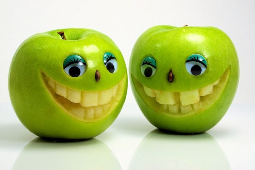 hình ảnh quả táo hài hước