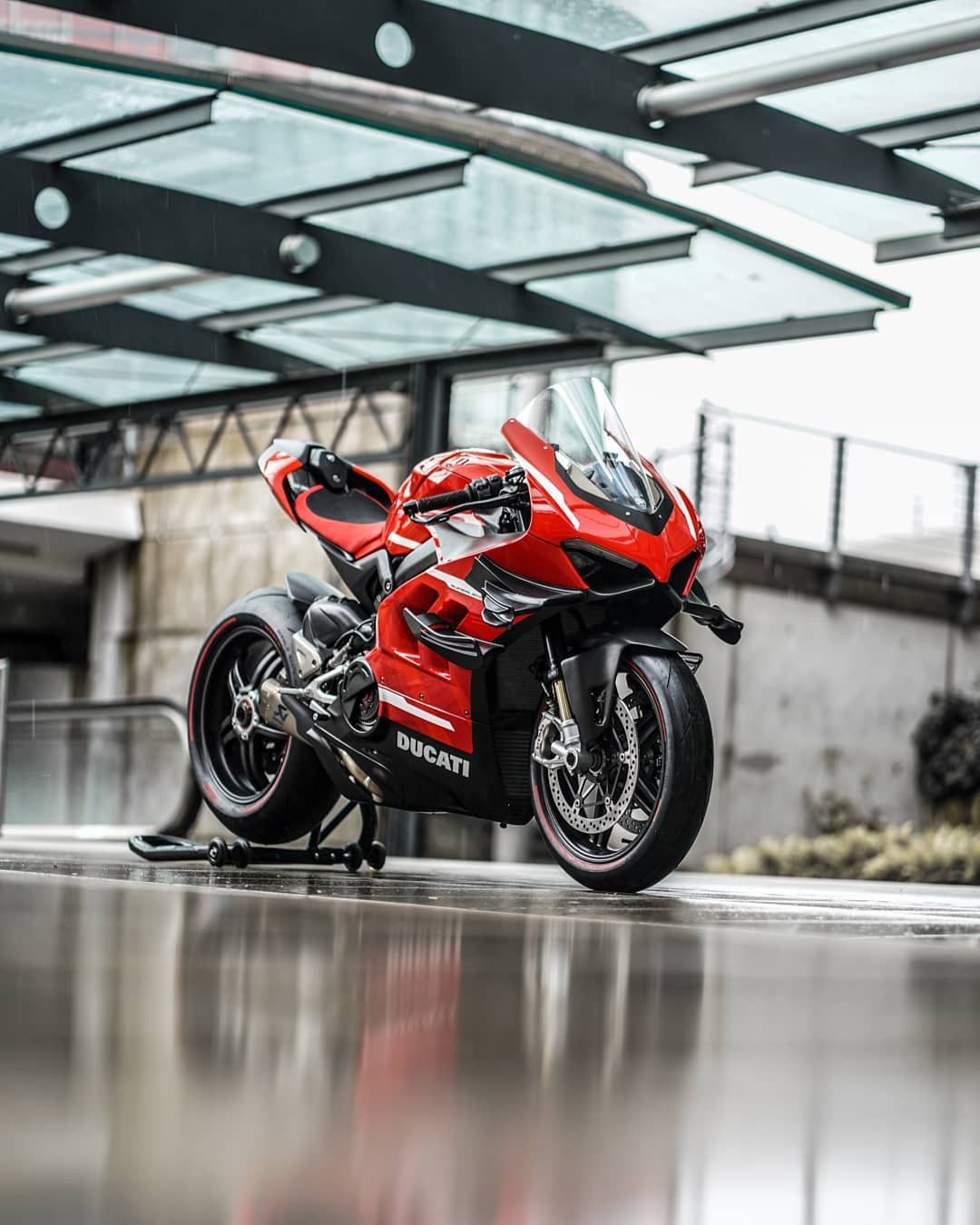 Siêu mô tô mạnh nhất của Ducati  Panigale V4 R 2019 trình diện tại EICMA  2018