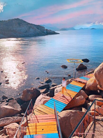 ảnh nha trang đường lát gỗ nhiều màu