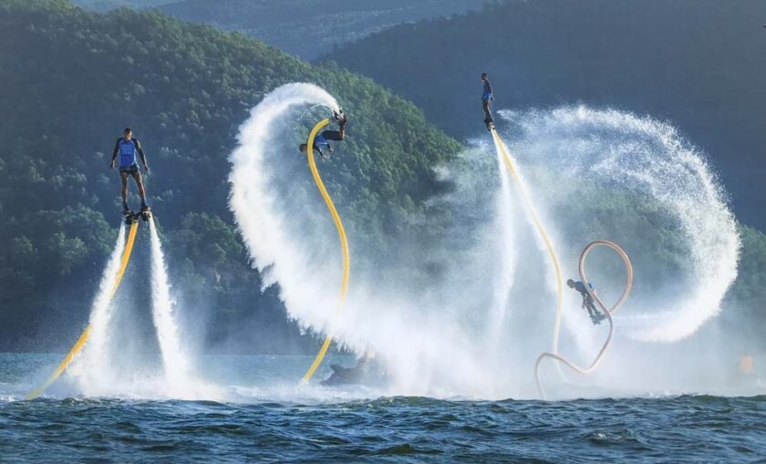 Bức ảnh Vũ Công Trên Biển - Nguyễn Tiến Trình