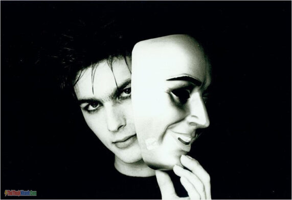 Stt lòng người khó đoán, thâm thúy