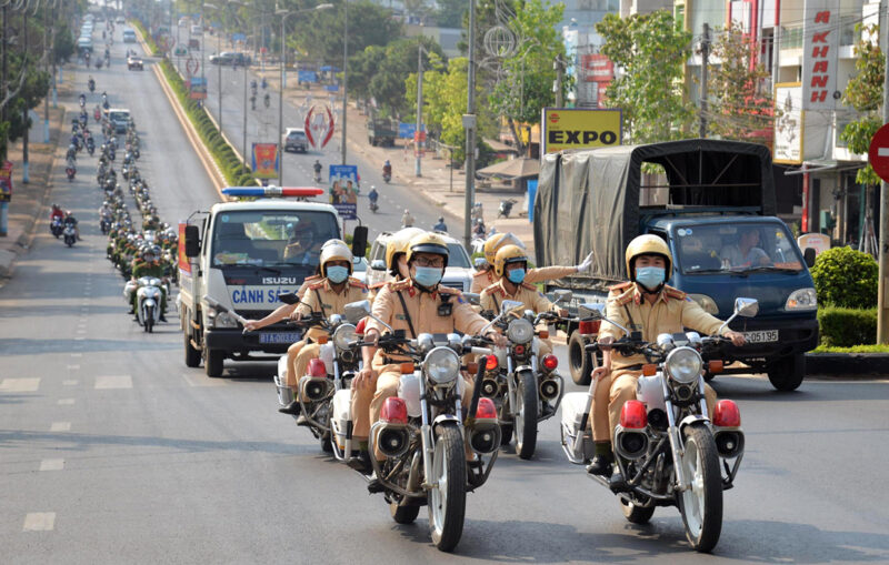 Hình ảnh an toàn giao thông ra quân tuyên truyền