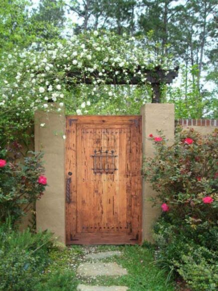 Hình ảnh cổng vòm ra vườn