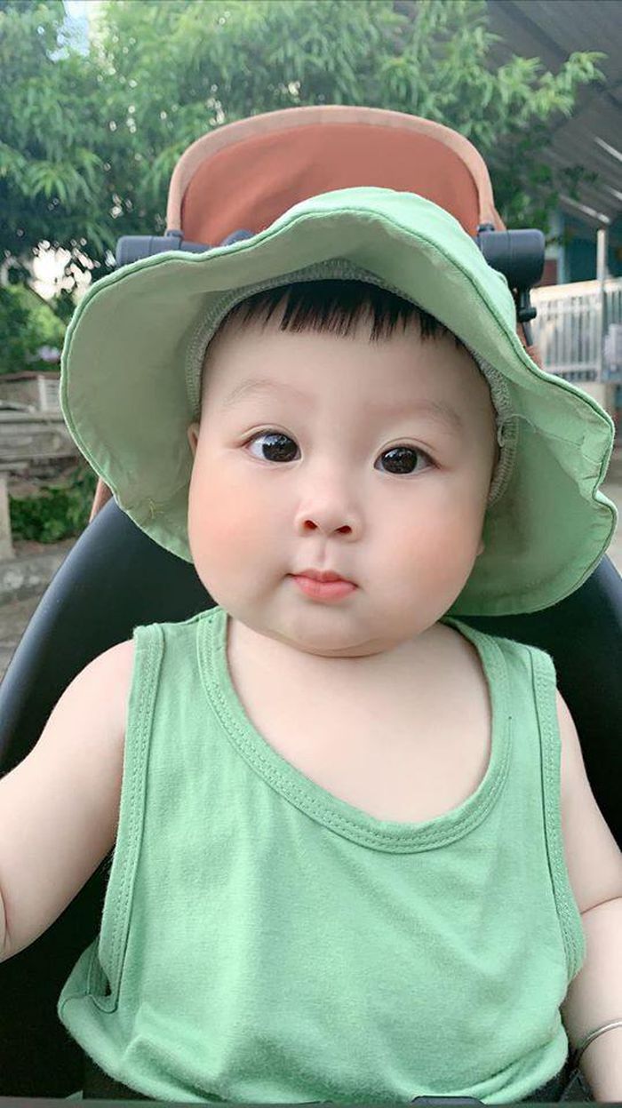 Chúng tôi đã thu thập những bức ảnh trẻ em cute để tạo nên một bộ sưu tập độc đáo và đẹp mắt. Những đóa hoa nhỏ bé được chụp lại những khoảnh khắc đáng yêu nhất của cuộc đời. Hãy đến với chúng tôi và thưởng thức những bức ảnh đáng yêu này cùng với gia đình và người thân.