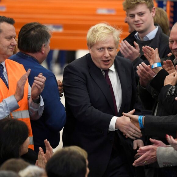 hình ảnh bắt tay