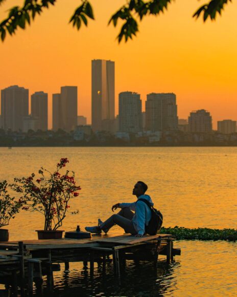 hình ảnh bình yên ở hồ tây