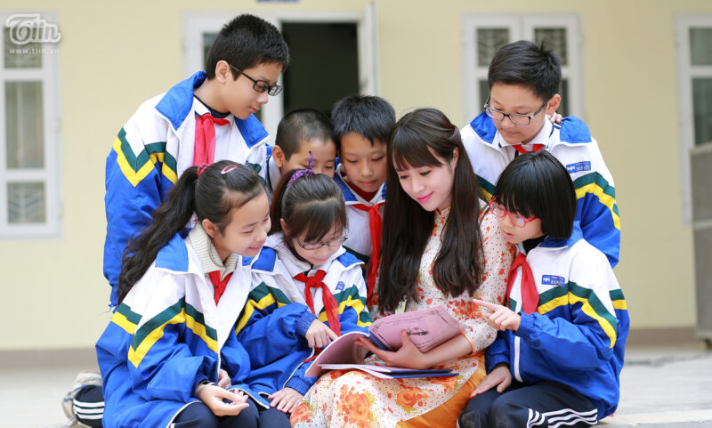 hình ảnh thầy cô giáo tiểu học