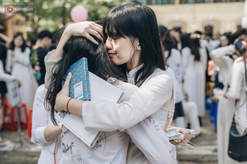 Ảnh xa trường bồi hồi chia tay học trò