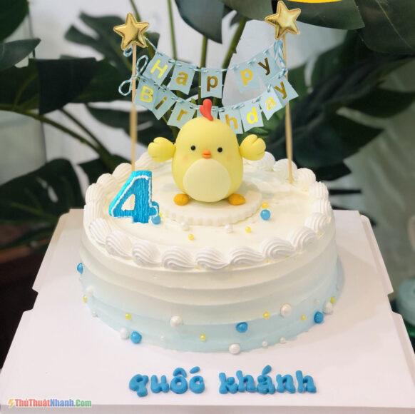 Bánh sinh nhật con gà 4 tuổi