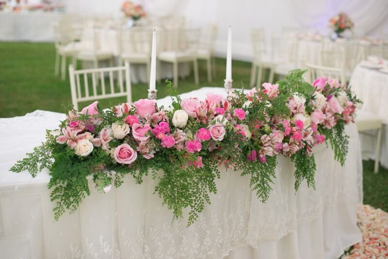 Hình ảnh hoa để bàn cô dâu