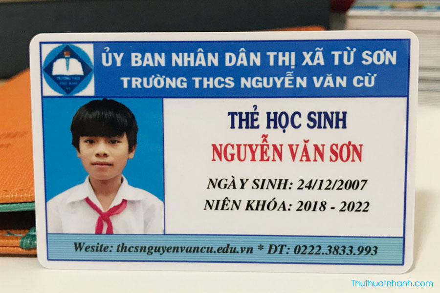 Hãy cùng ngắm nhìn những thẻ học sinh đẹp đến ngỡ ngàng. Những thiết kế tinh tế, in hình nền kiểu dáng độc đáo sẽ khiến bạn muốn sở hữu cho riêng mình. Đừng bỏ lỡ cơ hội được sành điệu và nổi bật giữa đám đông.