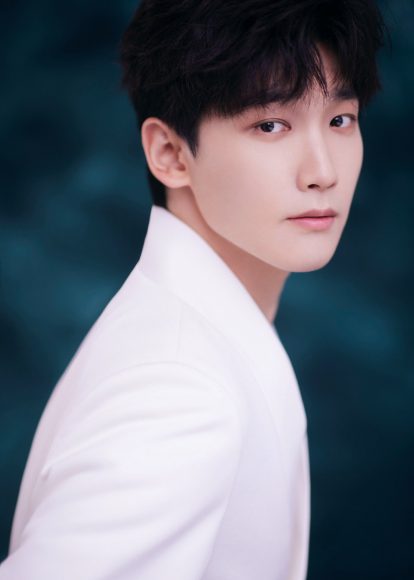 Hình ảnh Hình Chiêu Lâm lịch lãm