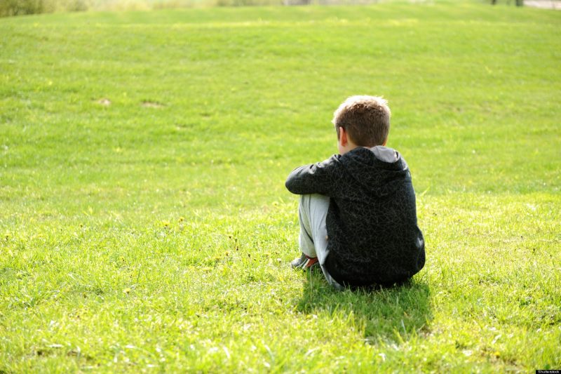 Hình ảnh avatar tự kỷ một mình trong không gian riêng