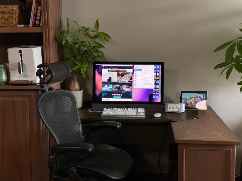 Hình ảnh bàn làm việc đẹp hình chữ L