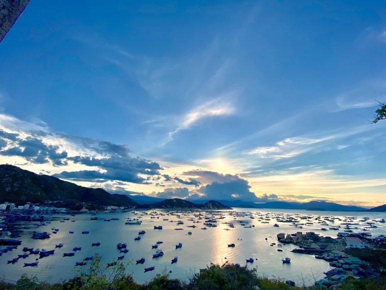 Hình ảnh đảo Bình Ba đẹp với khung cảnh nhìn từ xa
