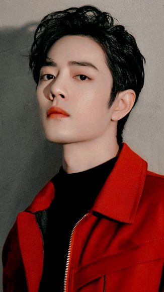 Hình ảnh góc nghiêng nam tính