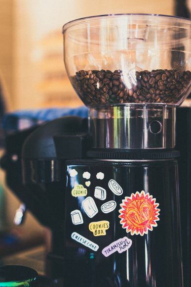 Hình dán sticker trên máy xay sinh tố