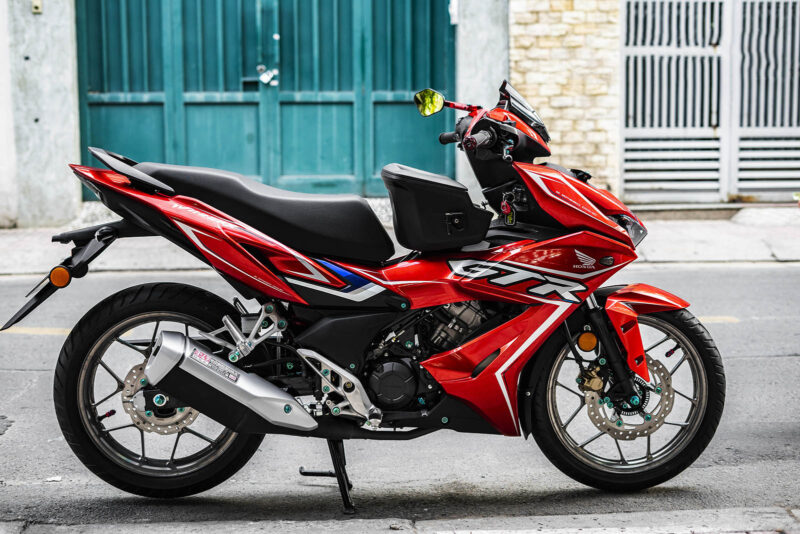 Ảnh xe Winner X độ kiểng màu đỏ đen