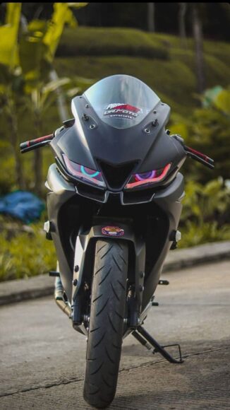 Hình ảnh R15 V3 độ đẹp cho điện thoại