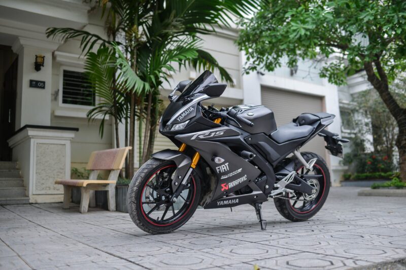 Hình ảnh R15 V3 độ đẹp đen nhôm