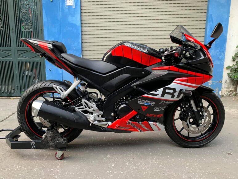 Hình ảnh R15 V3 độ đẹp đỏ đen