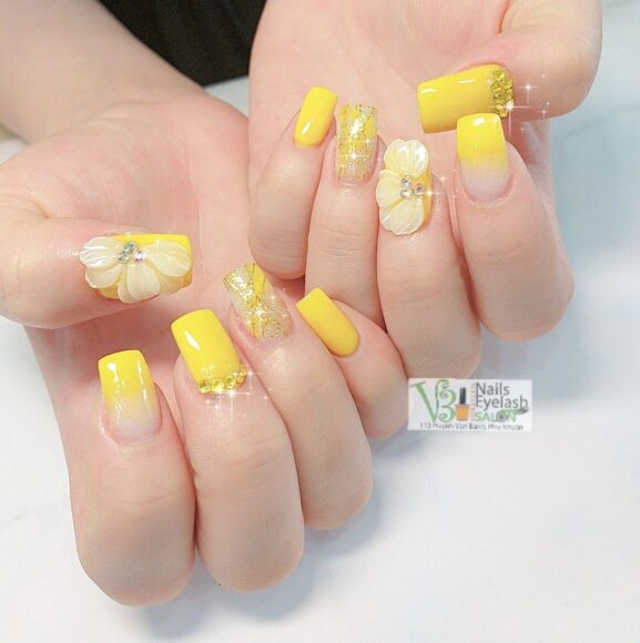 Các mẫu nail màu vàng đẹp