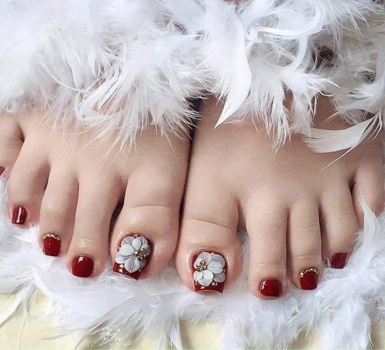 Những kiểu sơn móng chân đẹp và gây ấn tượng mạnh cho chị em  Trung Tâm  Đào Tạo Việt Á