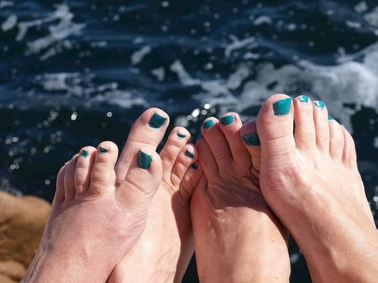 Mẫu nail chân đẹp màu xanh dương