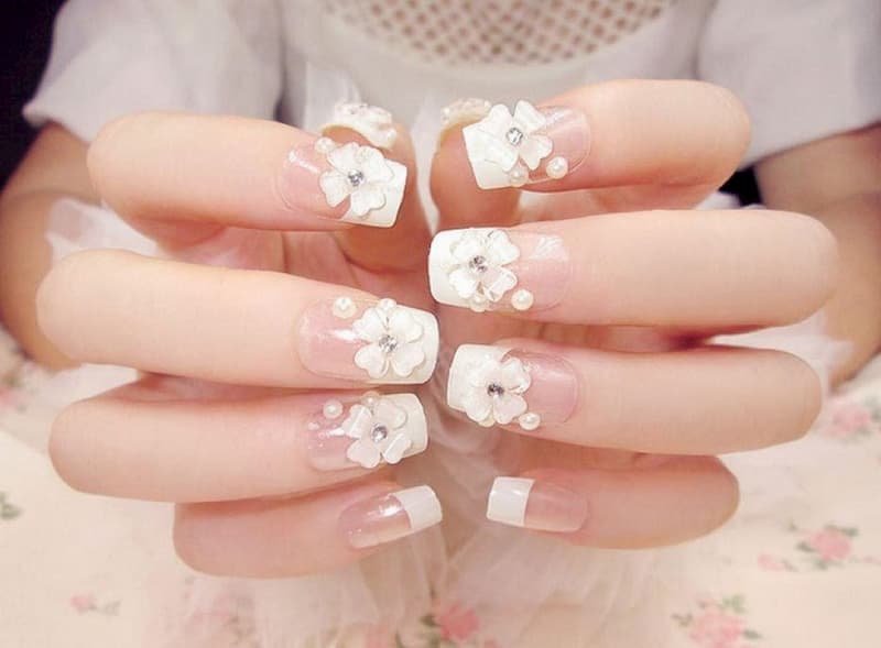 Tuyển tập 4 mẫu nail đính đá đơn giản đẹp khiến chị em xiêu lòng