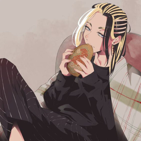 Ảnh Wakasa ăn bánh