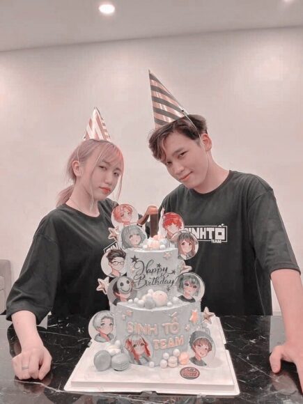 Ảnh Yummie TV ngoài đời thực