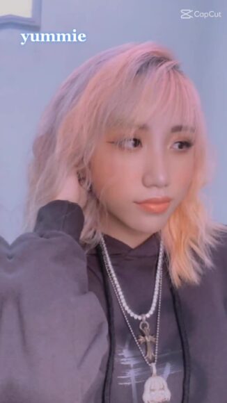 Hình ảnh Yummie TV ngoài đời thực