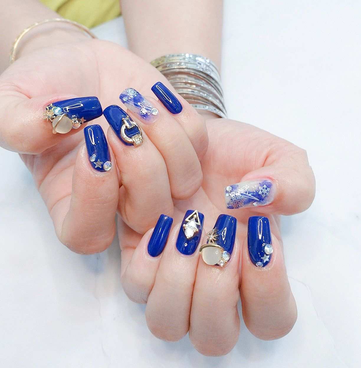 Tổng hợp các mẫu nail sơn móng tay màu xanh dương đẹp  ALONGWALKER