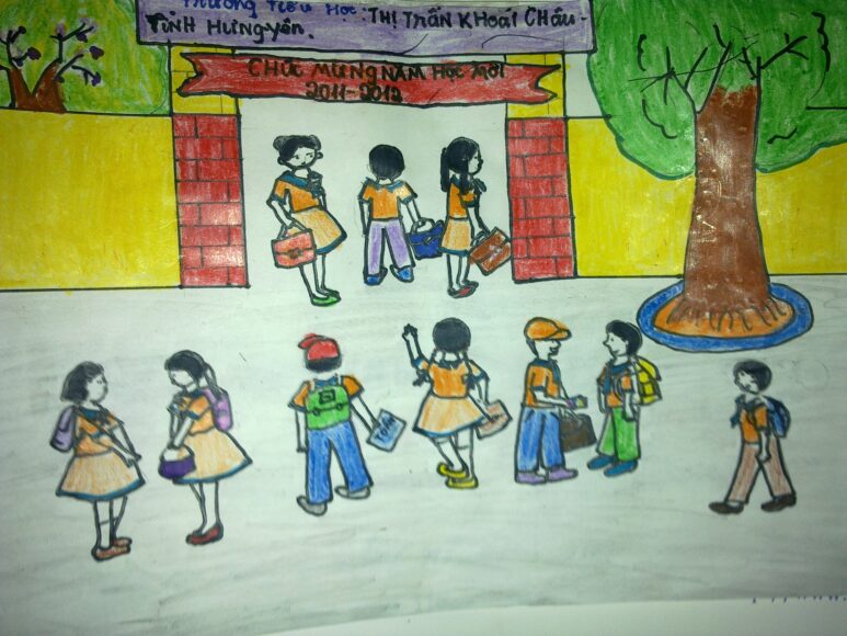 Tranh vẽ cổng trường nhộn nhịp khi các em học sinh tới trường