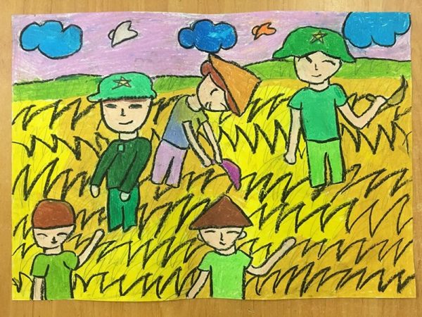 Vẽ tranh chủ đề em yêu màu áo xanh bộ đội giúp dân làm nông