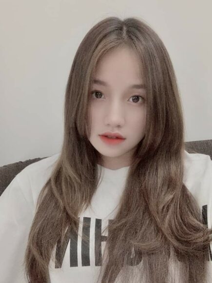 Hình ảnh Thị Nhung để mái bay