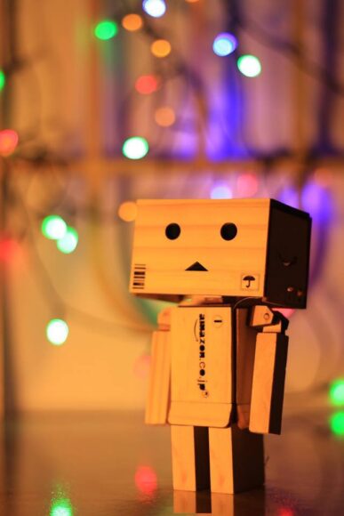 Hình nền Zalo buồn và người gỗ tâm trạng