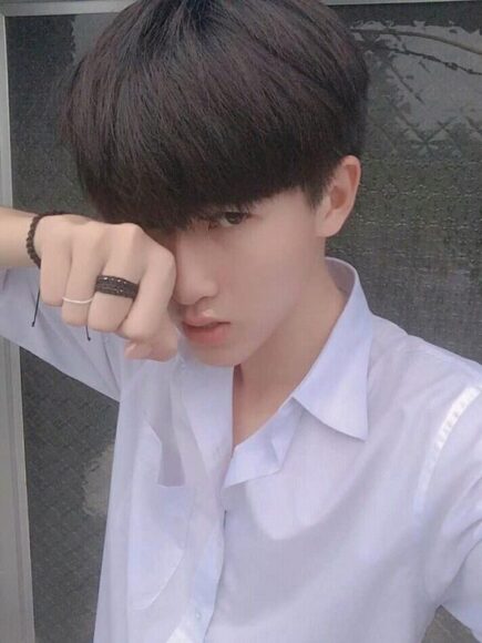 Hình trai đẹp lớp 7 che mặt